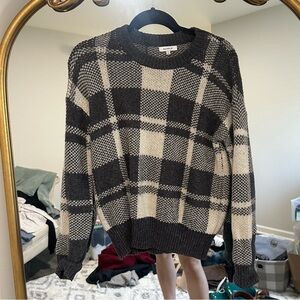 AUDELE like new sweater